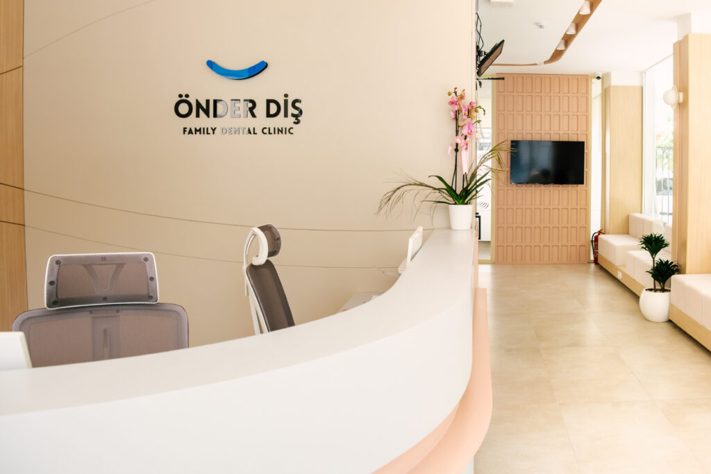 Önder Diş Family Dental Clinic modern klinik ortamı
